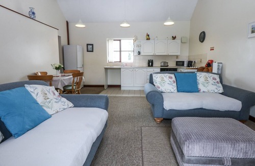 Bodedern Cottage | FLORENCE COTTAGE, pet friendly, character holiday cottage in Bodedern