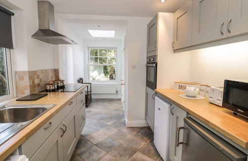 Diglis Cottage | FLORENCE VILLAS, pet friendly, character holiday cottage in Worcester