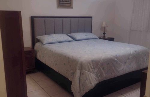 Lauderdale Lakes Apartment | FLORIDA Apartment with 3 Pools & Fitness Room