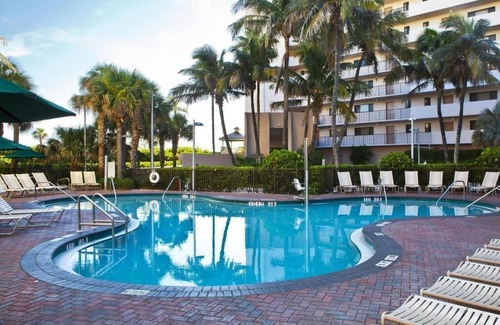 Hutchinson Island South Condo | Florida Beach Escape at Jensen Beach