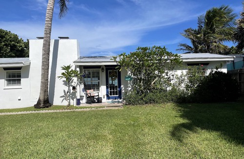 Melbourne Beach House | FLORIDA BEACH HOUSE RIGHT ON THE OCEAN - Spring and Summer discounts now!
