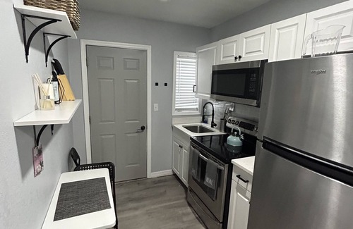 Winter Haven Apartment | Florida Beachy Palms 2/1 Home. No Cleaning Fee!