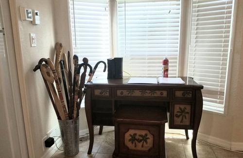 Port Richey House | Florida park cottage gatednew ac king oven dishwasher sum special Aug/Spetn