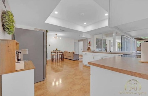 Broadview Park House | Florida Property