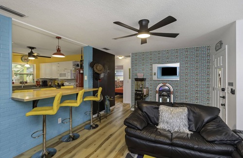 Clearwater House | Florida Retro Home minutes from the famous Clearwater Beach and Honeymoon Island