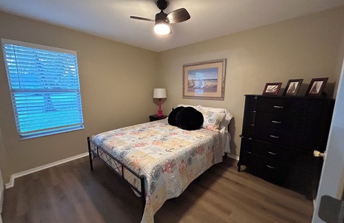 Florida Shores House | Florida Shores Retreat, Charming 3-bedroom 1 Bath house with AC and WiFi