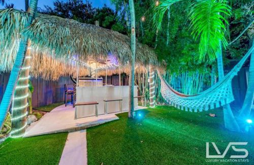 Victoria Park House | Floridita- WOW PhotoOps LasOlas HotPool TikiBar