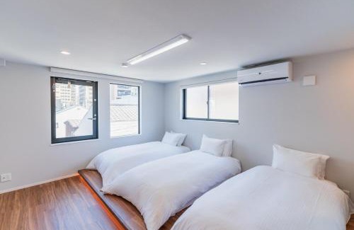 Sumiyoshi House | Flower Base Botan