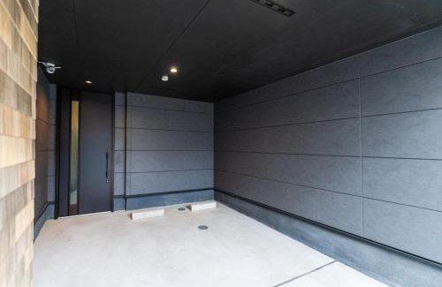 Sumiyoshi House | Flower Base Botan