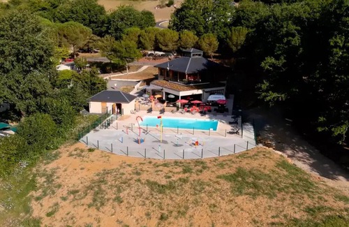 Lissac-sur-Couze Ski Chalet | Flower Camping du Lac du Causse * - Chalet Comfort 26m2 (2 bedrooms) + covered terrace 6m2 6 people