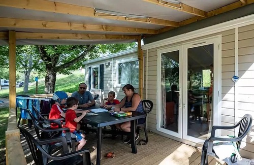 Lissac-sur-Couze House | Flower Camping du Lac du Causse * - Mobile home Comfort 35 m2 (3 bedrooms) + LV + TV + semi-covered terrace 6m2 8 people