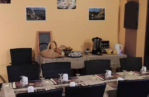 Pays-de-Belves House | Flower Camping Les Nauves * - Mobilhome Comfort 33.5 m2 3 bedrooms + semi covered terrace 6 people