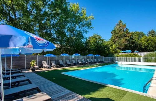 Pays-de-Belves House | Flower Camping Les Nauves * - Mobilhome Comfort 33.5 m2 3 bedrooms + semi covered terrace 6 people