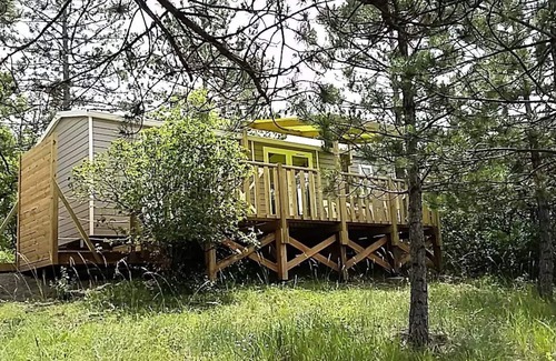 Clamensane House | Flower Camping Le Clot du Jay * - Mobile home Comfort 26m2 2 bedrooms + semi-covered terrace 4 people
