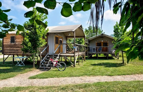Souillac House | Flower Camping Les Ondines * - Mobil-Home Comfort 18m2 1 bedroom + semi-covered terrace + TV + CLIM 3 people