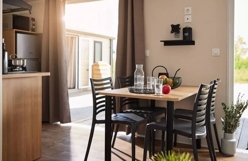 Saint Nazaire sur Charente House | Flower Camping L'Abri-Côtier * - Mobilehome Cosy 29m2 PREMIUM - 2 bedrooms + covered terrace + TV + LV 4 people