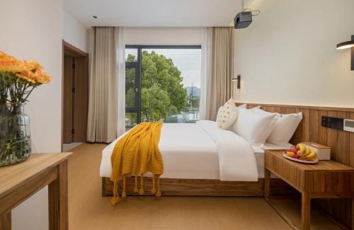 Chizhou Hotel | Flower Hotel Jiuhuashan Blossoms Not Yet Full