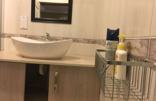 Mahalapye House | Flower Inn Guest House