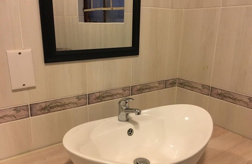 Mahalapye House | Flower Inn Guest House