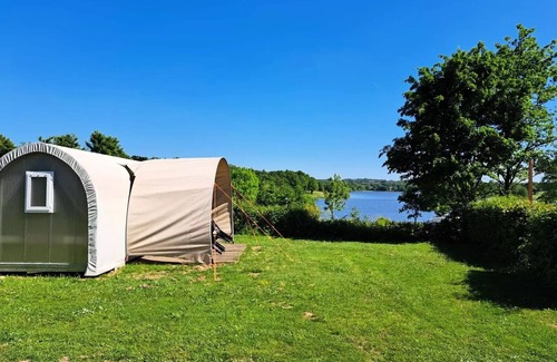 Pressignac House | Flower Lake Camping * - Mobil-home Limousin Comfort 30m2 - 3 bedrooms + covered terrace + TV 6 persons