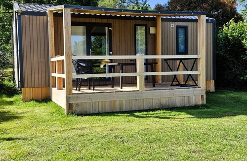 Pressignac House | Flower Lake Camping * - Mobil-home Limousin Comfort 30m2 - 3 bedrooms + covered terrace + TV 6 persons