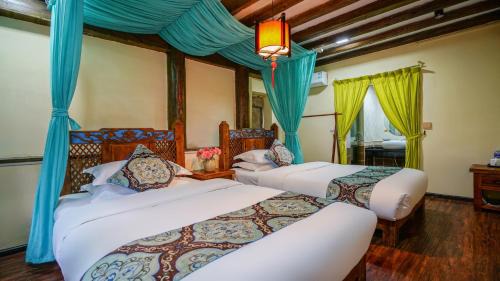 Dayan Old Town House | Flower without boundry