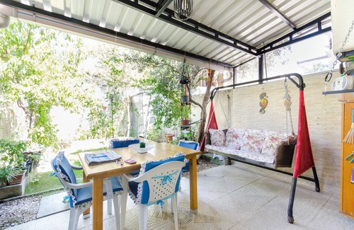 Konak Villa | Flowering Family House in İzmir