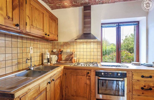 Les Marches House | FLOWERS AND VINES - LES MARCHES