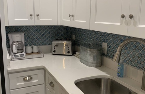 Summerville Historic District Cottage | Flowertown Cottage (4 Bed, 3.5 Bath, Full Kitchen, Living, Dining, Laundry)