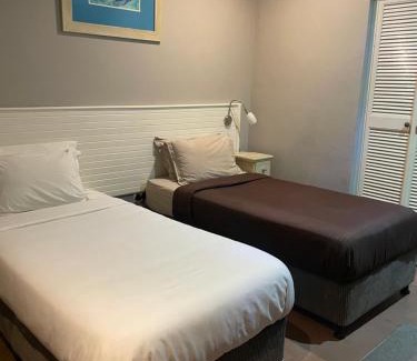 Bluff House | FlowithLin Guesthouse