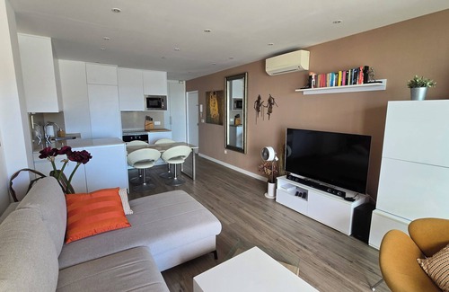 Moraira Town Centre Apartment | Flughafen newly renovated seafront, 20 m from the beach and port