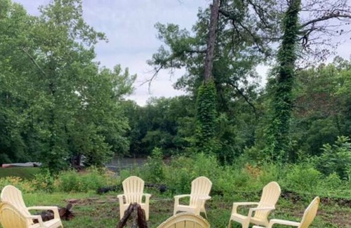Steelville House | Flusszimmer Suite @ Meramec Riverside Lodge & Retreat