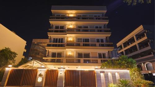 Sushant Lok Hotel | FlxHo Horizon ONE - Luxury Hotel & Residences DLF 5 Golf Course Road