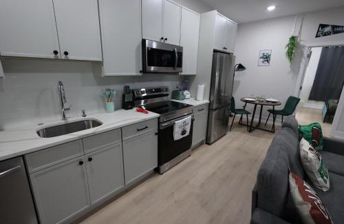 East Parkside Apartment | Fly Eagles Fly & Stay Philly Adventure