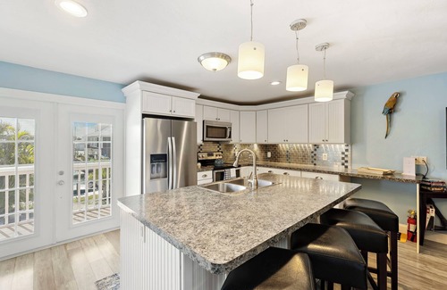 South Island House | FMB Beach House - 5 Bed - Pet Friendly - Large Pool