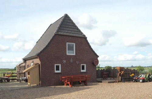 Hattstedtermarsch House | Foderhus - holiday farm and riding therapy Deichwind - North Friesland