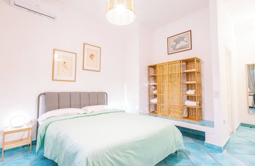 Vomero Bed & Breakfast | Follaky Secret Garden - Naples, Chiaia