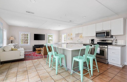Folly Beach House | Folly Surf Shack - Close to Beach & Center Street!