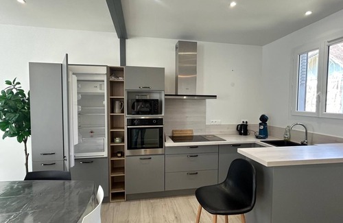 Fontainebleau House | Fontainebleau maison/house, Treasure of well-being.