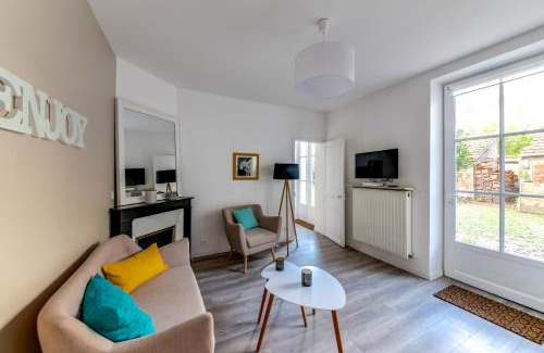 Fontainebleau Apartment | Fontainebleau Sweet Home Garden