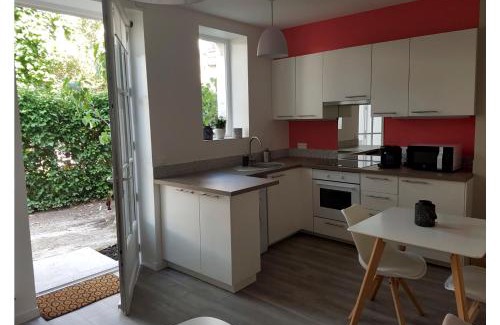 Fontainebleau Apartment | Fontainebleau Sweet Home Garden