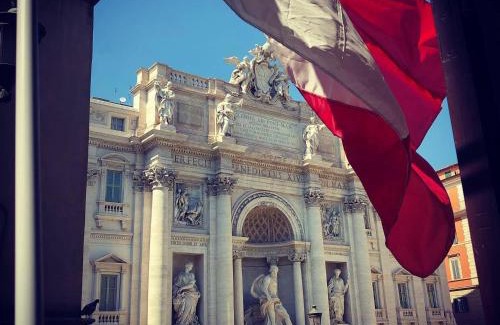 Rione II Trevi Apartment | Fontana di Trevi -Appartamento con Vista mozzafiato sulla Fontana più famosa al mondo -Trevinestrome