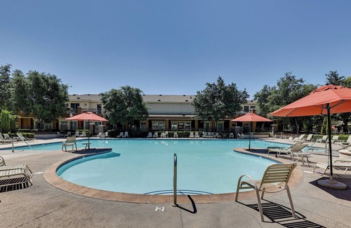 Fontana House | Fontana Townhome w/ Pool + Tennis Court Access!