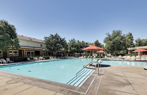 Fontana House | Fontana Townhome w/ Pool + Tennis Court Access!