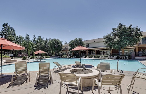 Fontana House | Fontana Townhome w/ Pool + Tennis Court Access!