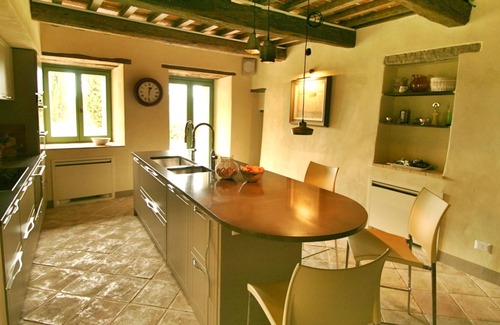 Umbertide Villa | Fonticchio: Luxury Villa With Superb Views, Infinity Pool, Air-con. Free Wifi