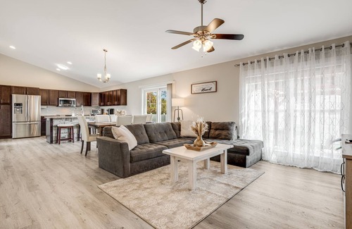 Hendersonville House | Foosball/Firepit/Fenced Yard/4 Min to Hendo/4 Beds