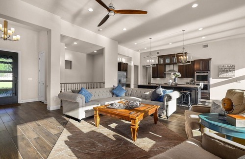 Steiner Ranch House | Football Fave - Waterfront with Private Mini Beach