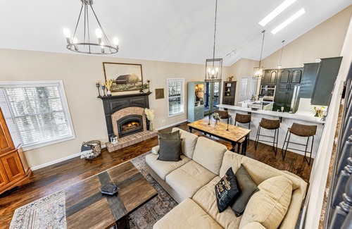 Lynn House | Foothill Falls, Waterfront/Gameroom/Pets Welcome!