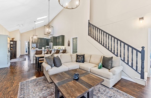 Lynn House | Foothill Falls, Waterfront/Gameroom/Pets Welcome!